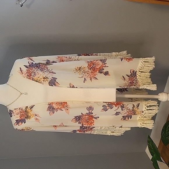 Xhilaration Floral Lace and Tassel Trimmed Bohemian Kimono Cover- Up - Size L - Picture 1 of 7